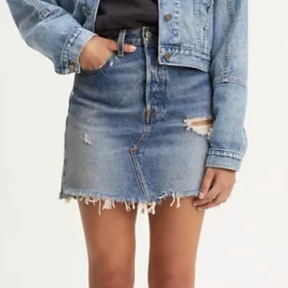 NEW Levis High Rise Deconstructed Dark Wash Jeans Skirt Size 25 - Picture 1 of 9